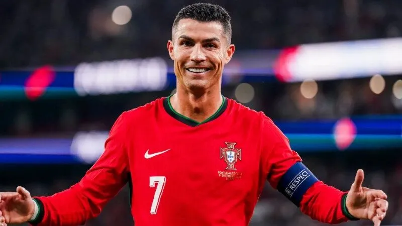 Ronaldo phát biểu đầy tự tin về vị thế của bản thân